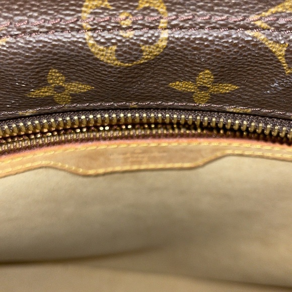 Louis Vuitton tote - Picture 4 of 7